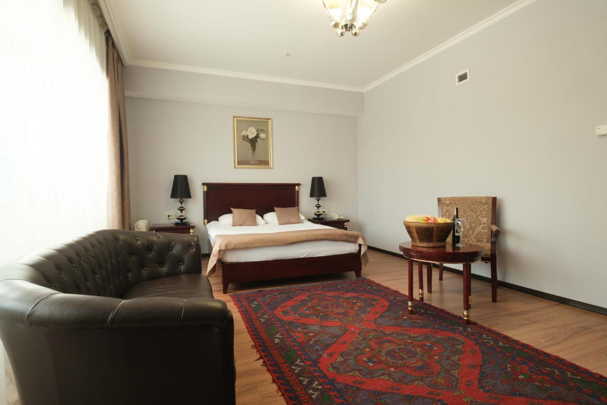 Reikartz Park Astana Ex-Royal Park Hotel & Spa Exterior photo