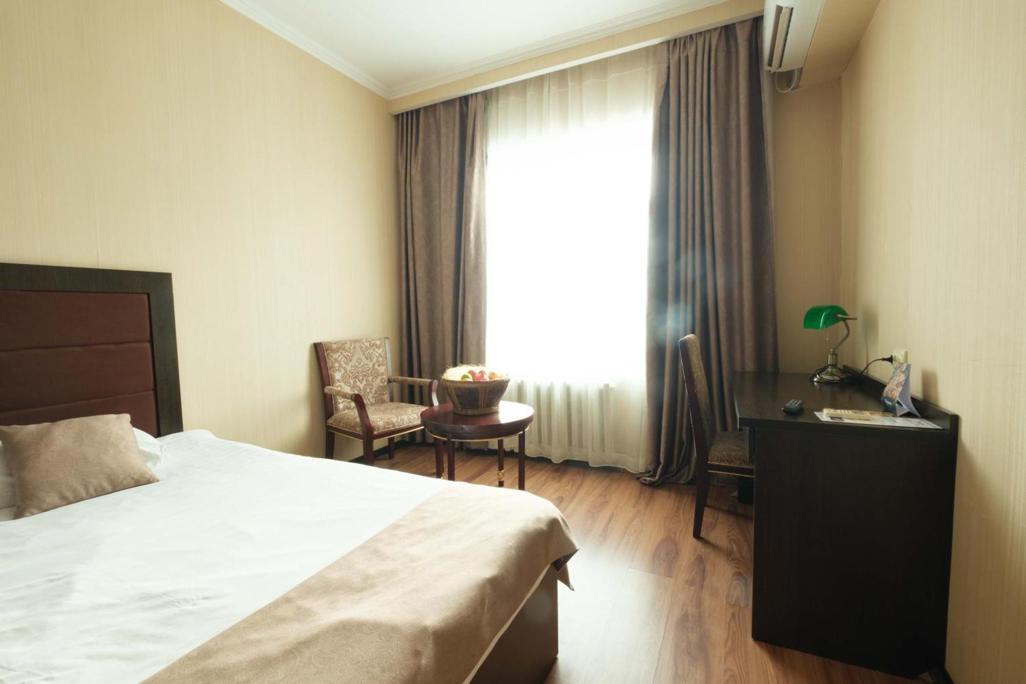 Reikartz Park Astana Ex-Royal Park Hotel & Spa Exterior photo